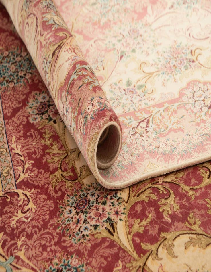 Detail image of 3' 10 x 5' 7 Ghom Design Rug