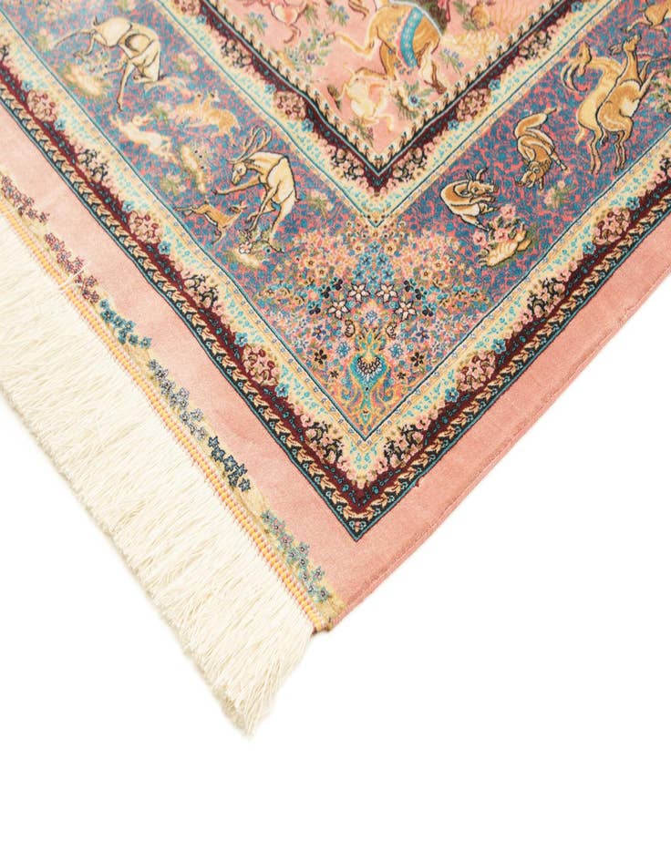 Detail image of 4' 4 x 6' 4 Ghom Design Rug