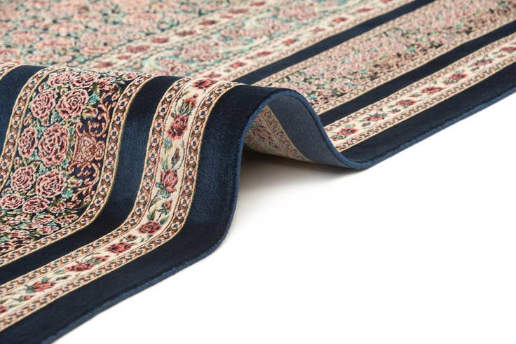 Detail image of 4' 10 x 7' 5 Ghom Design Rug