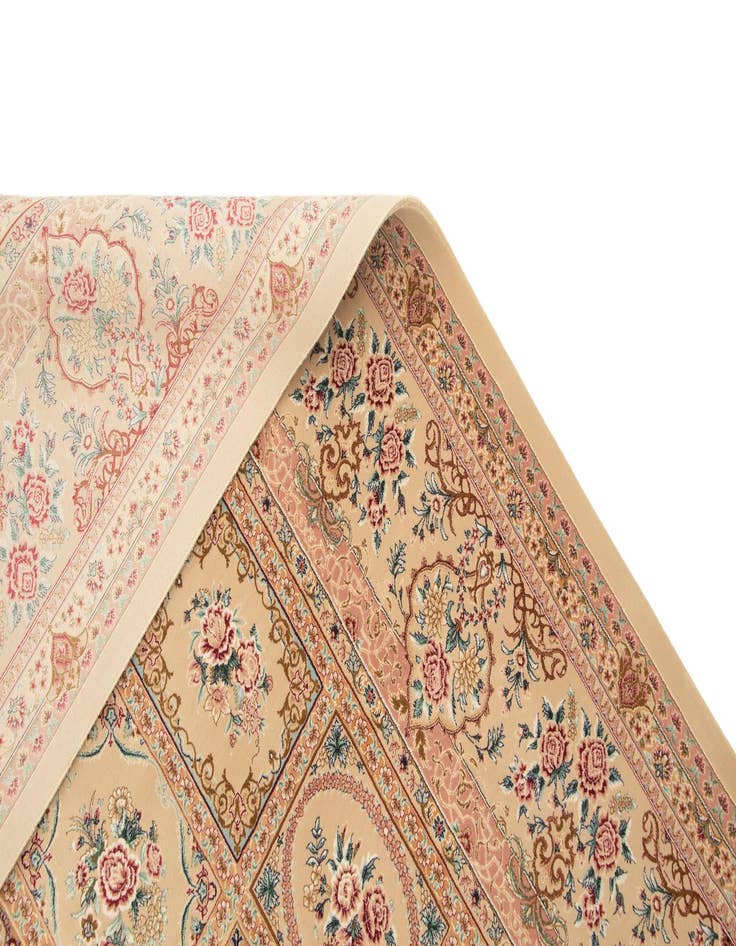 Detail image of 6' 5 x 9' 9 Ghom Design Rug