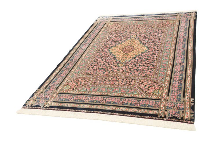 Detail image of 6' 5 x 9' 7 Ghom Design Rug