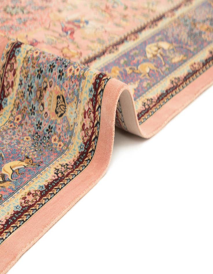 Detail image of 4' 9 x 7' 5 Ghom Design Rug