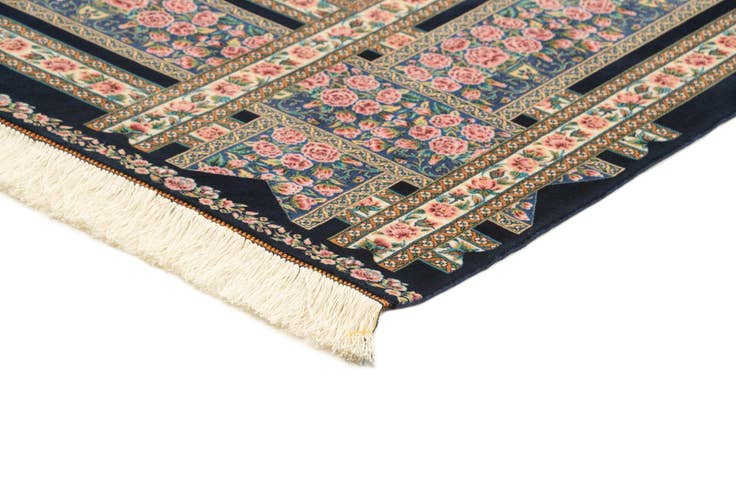Detail image of 6' 6 x 9' 7 Ghom Design Rug