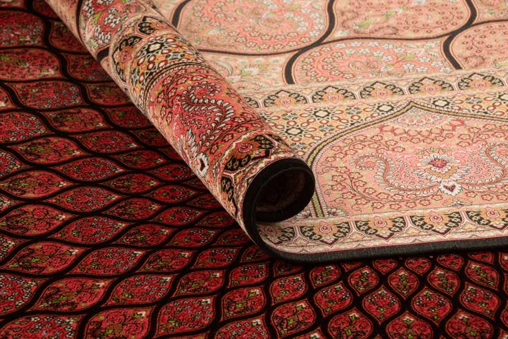 Detail image of 6' 5 x 9' 11 Ghom Design Rug