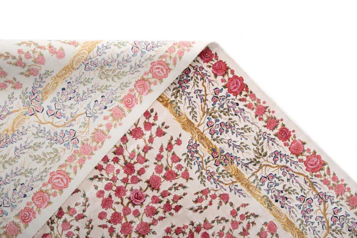 Detail image of 4' 5 x 6' 7 Ghom Design Rug