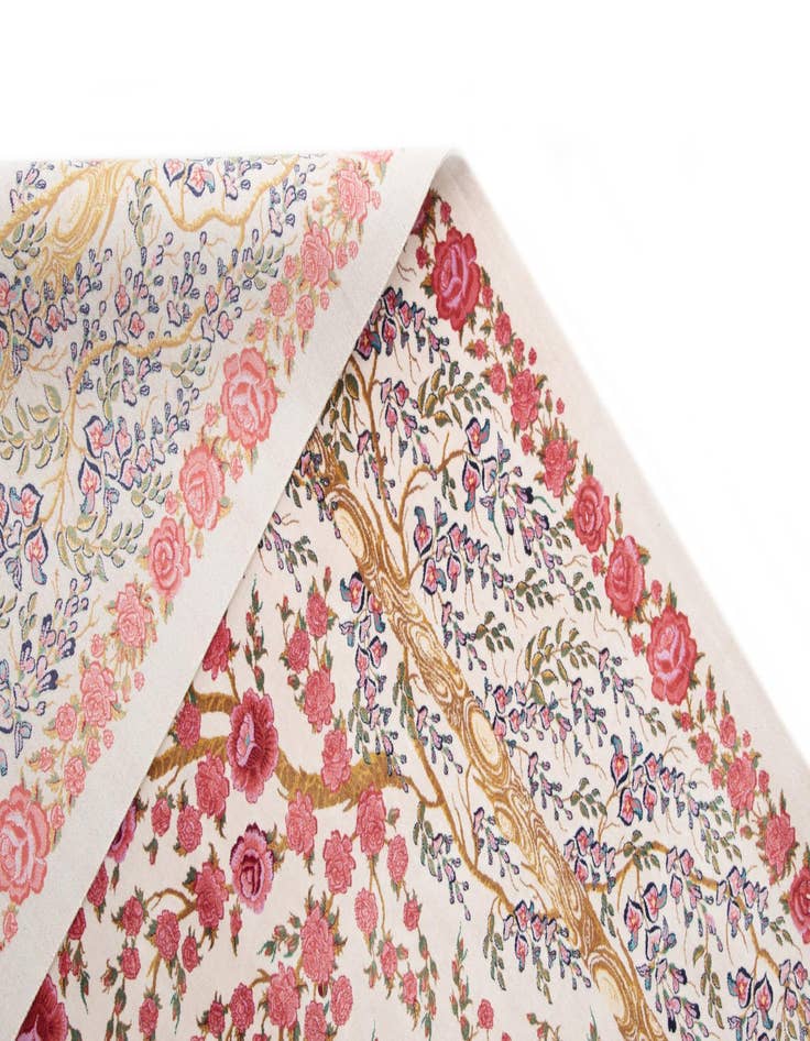 Detail image of 6' 7 x 9' 10 Ghom Design Rug
