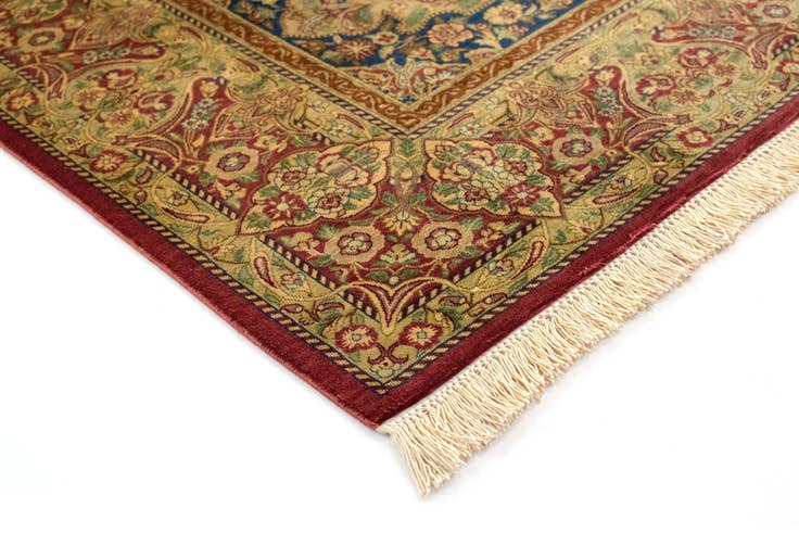 Detail image of 3' 5 x 5' 2 Ghom Silk Rug
