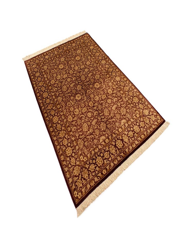 Detail image of 4' 4 x 6' 7 Ghom Silk Rug