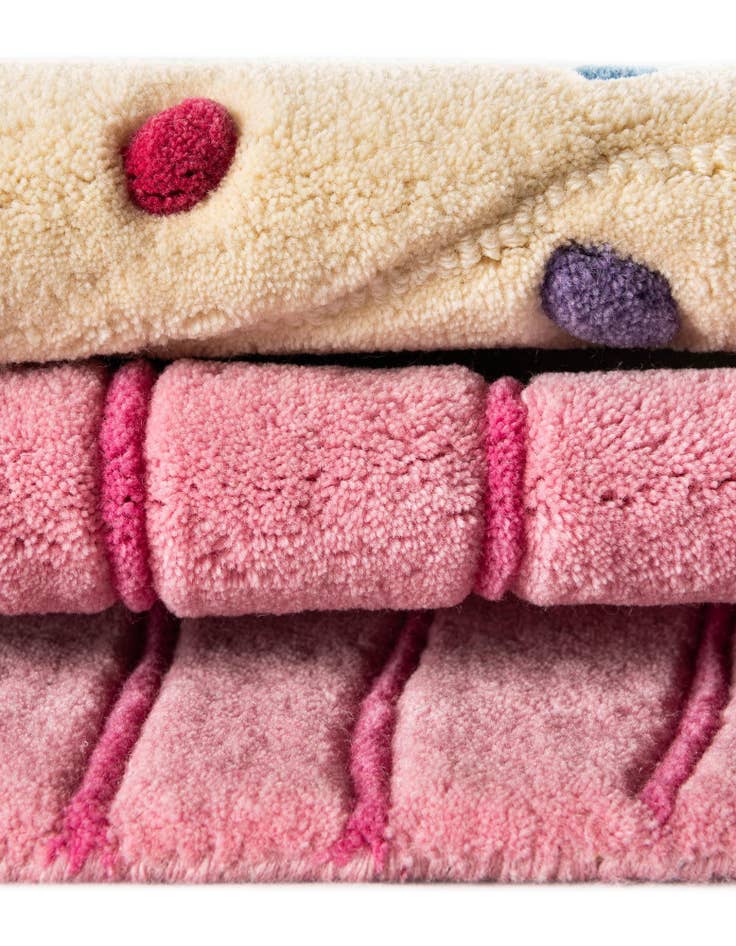 Detail image of 4' 8 x 5' 3 Happy Rugs Cupcake Wool