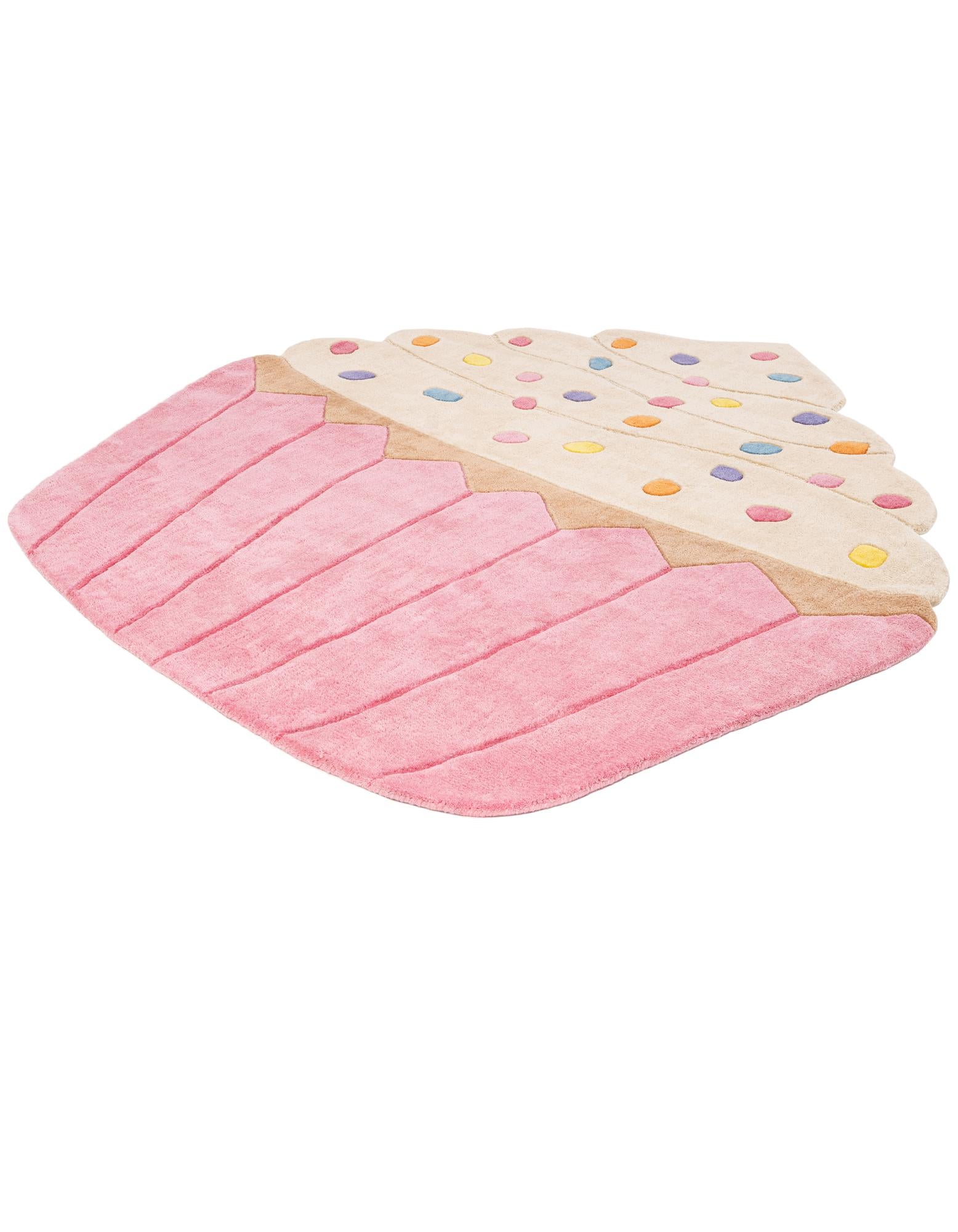 5' 4 x 6' 1 Happy Rugs Cupcake Wool