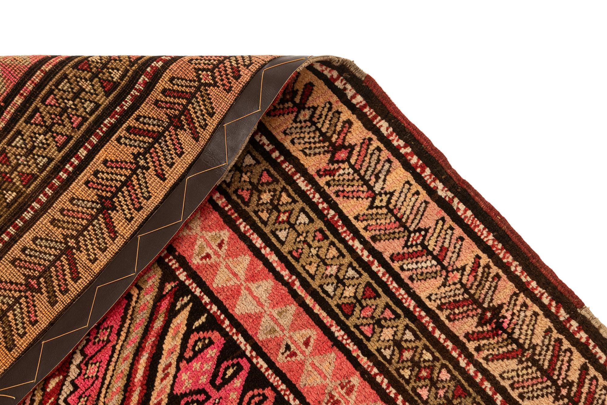 3' 10 x 8' 11 Hashtrud Rug