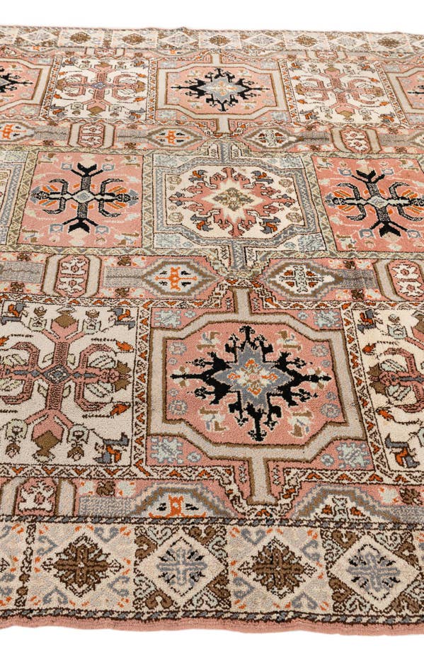 Detail image of 6' 6 x 10' 2 Hand Knotted Heriz Wool Rug