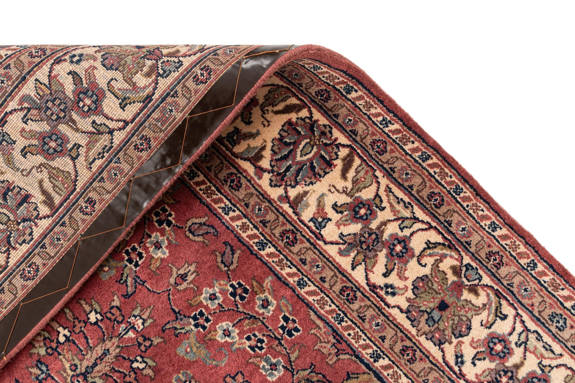 5' 7 x 8' 2 Hand Knotted Isfahan Wool Rug