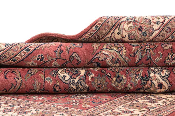 5' 7 x 8' 2 Hand Knotted Isfahan Wool Rug