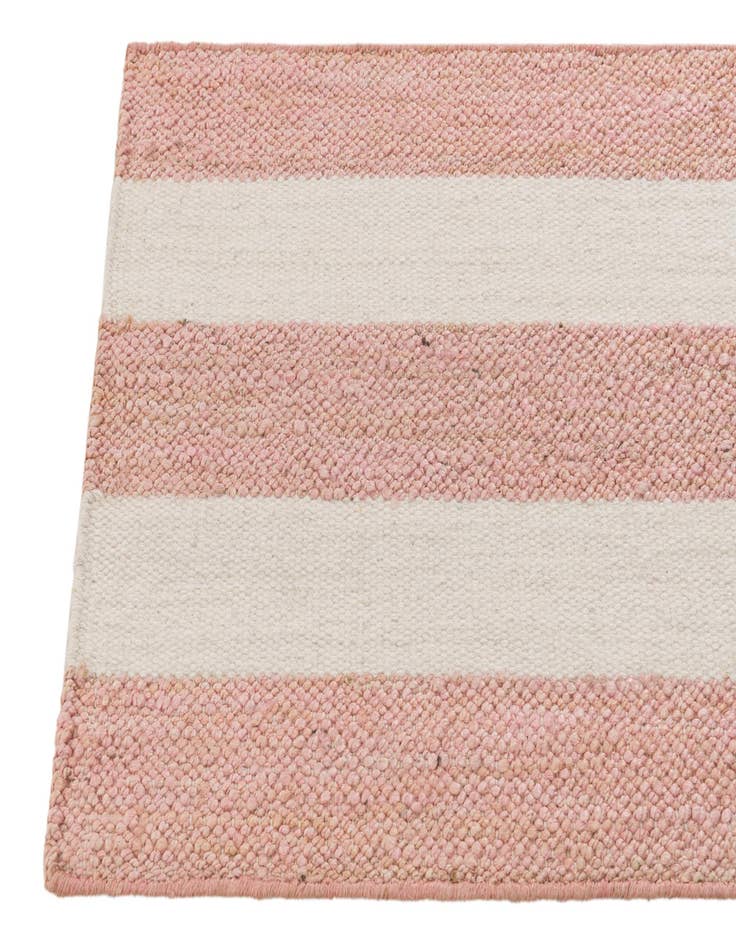 Detail image of 2' 2 x 3' 3  Hand Woven Jill Zarin Hamptons Rug