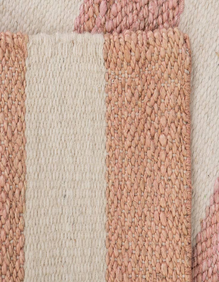 Detail image of 2' 2 x 3' 3  Hand Woven Jill Zarin Hamptons Rug