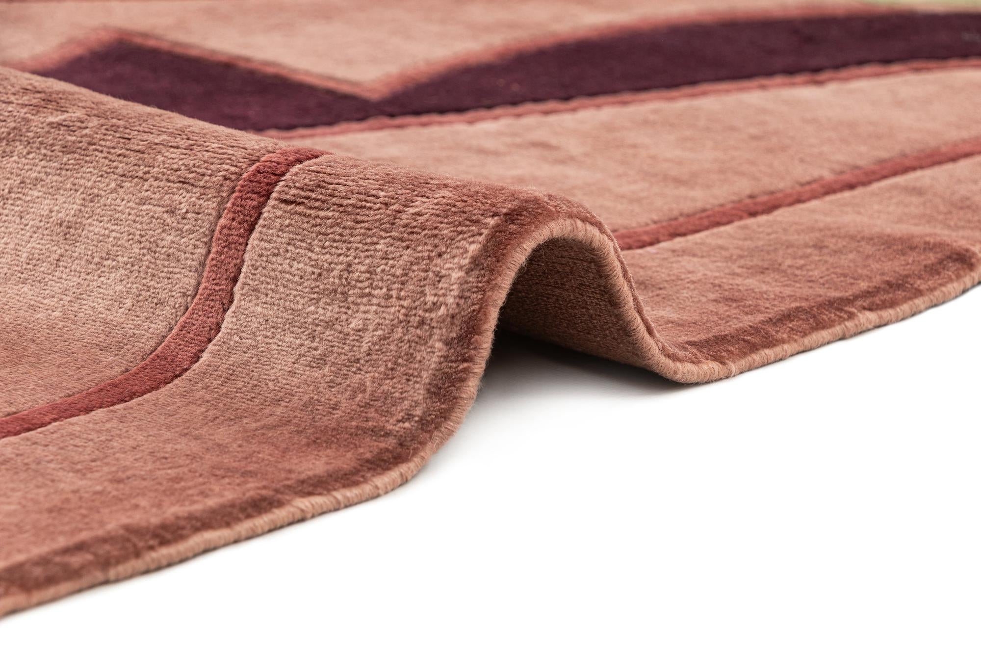 4' 6 x 6' 11 Kafkas Rug