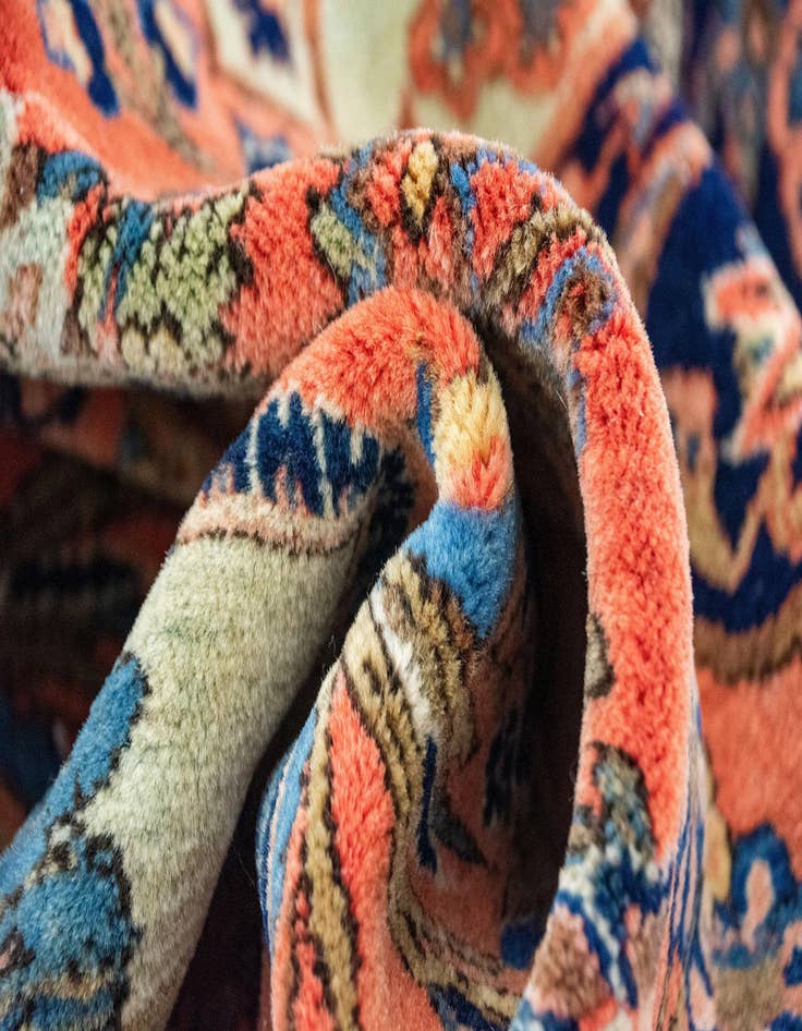 Detail image of 4' 3 x 6' 6 Hand Knotted Kashan Persian Wool Rug