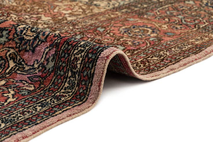 Detail image of 4' 10 x 7' 1 Kashan Rug