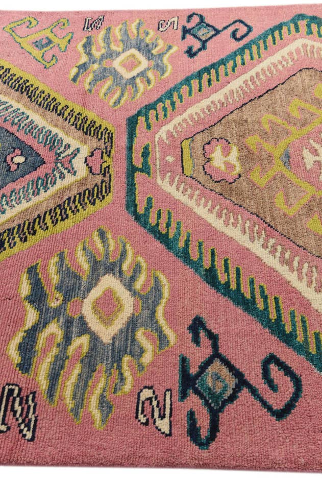 Detail image of 6' 5 x 9' 9 Hand Knotted Kazak Rug