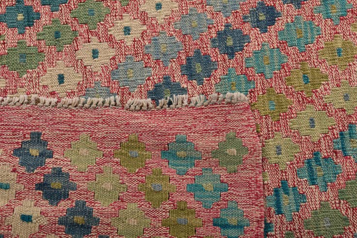 Detail image of 7' 4 x 9' 7 Hand Woven Kilim Modern Wool Rug