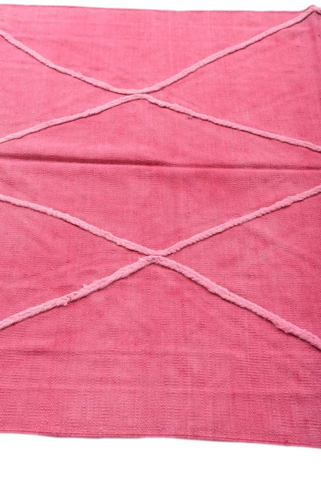 Detail image of 4' 7 x 6' 7 Hand Woven Kilim Modern Wool Rug