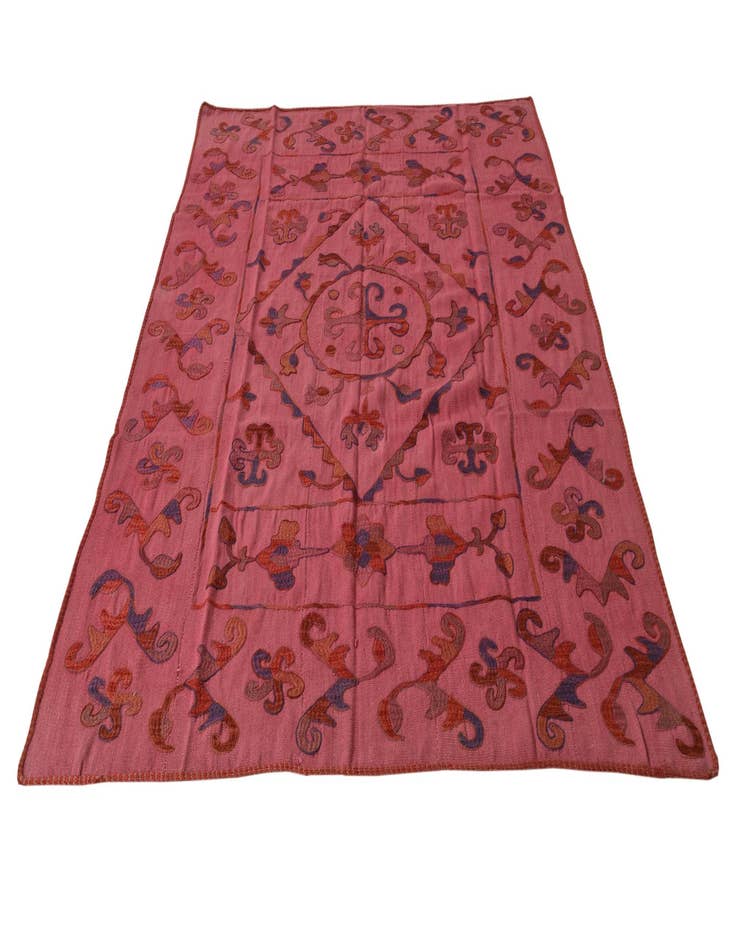 Detail image of 5' 6 x 7' 7 Hand Woven Kilim Suzani Wool Rug