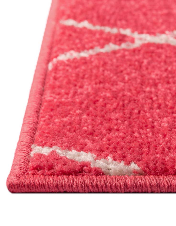 Detail image of 4' x 6' Lattice Frieze Rug