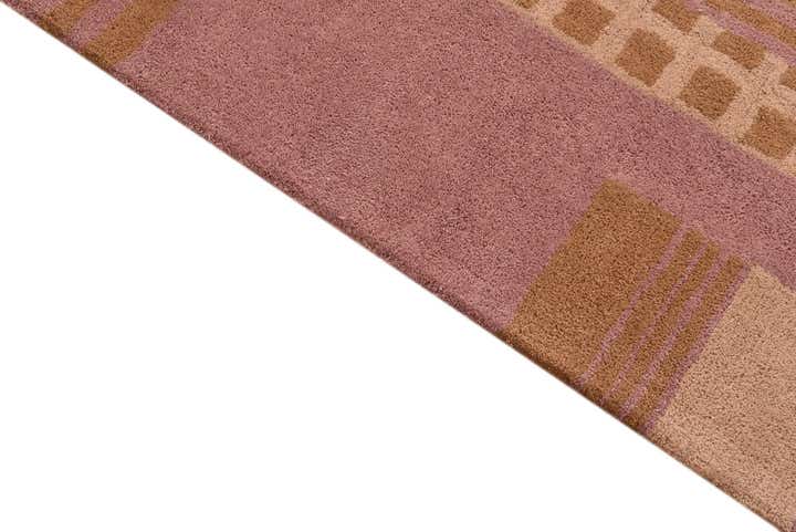 5' 1 x 7' 11 Luna Rug