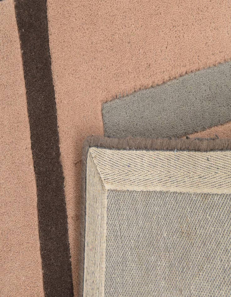 Detail image of 5' 1 x 8' Luna Rug