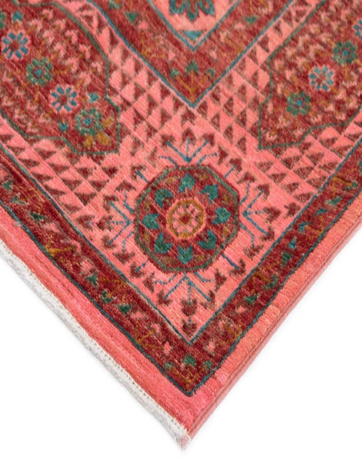 Detail image of 4' 11 x 6' 8 Mamluk Rug