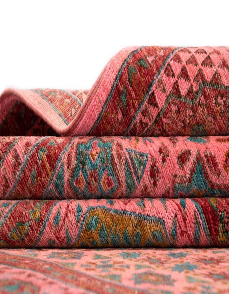 Detail image of 4' 11 x 6' 8 Mamluk Rug