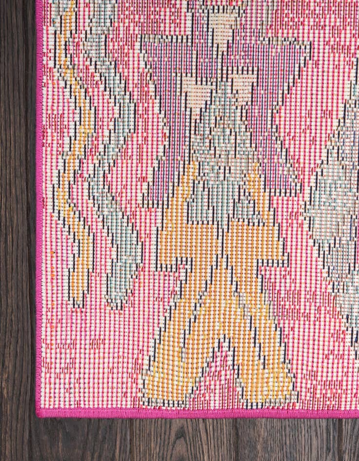 Detail image of 4' x 6' Washable Mesa Rug