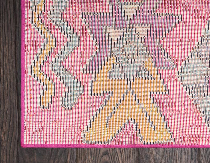 Detail image of 5' x 8' Washable Mesa Rug