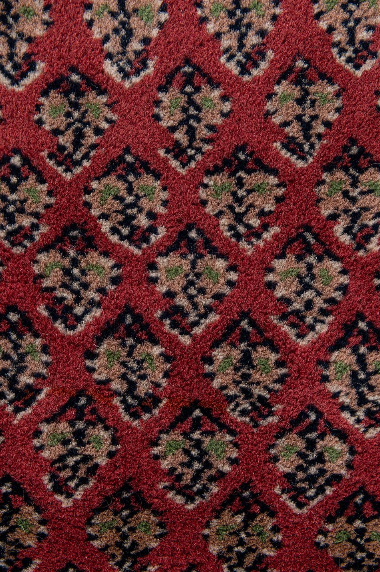 2' 7 x 4' 7 Hand Knotted Mir Wool Rug