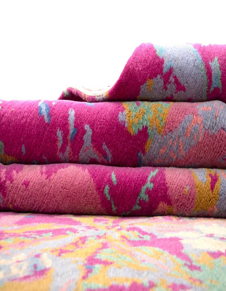 Detail image of 7' 8 x 9' 10 Modern Himalaya Wool Rug