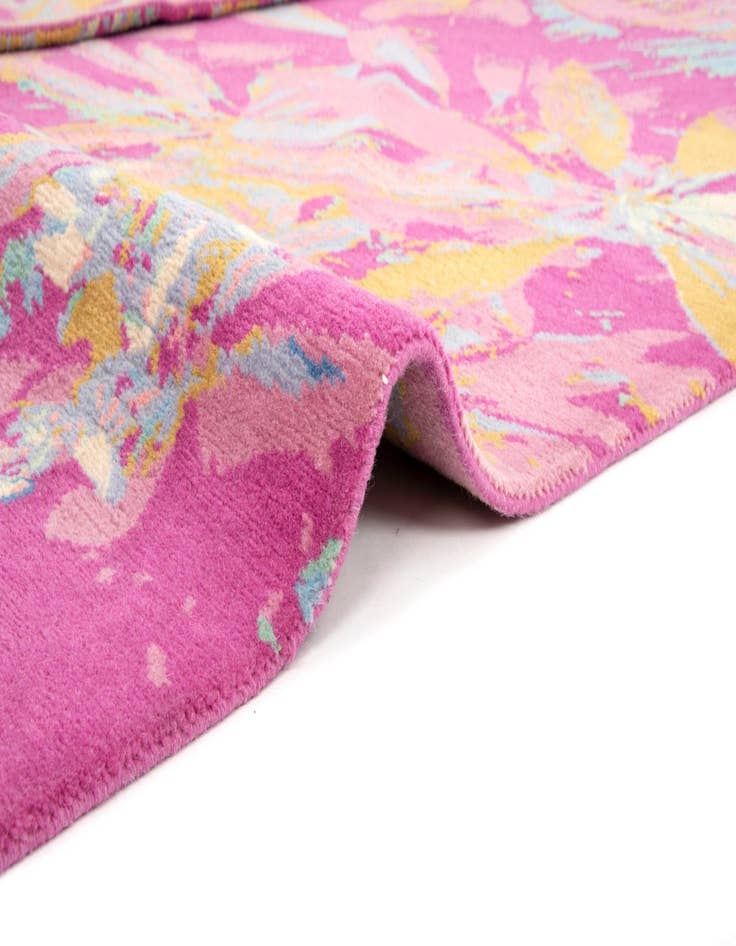 Detail image of 7' 8 x 9' 10 Modern Himalaya Wool Rug