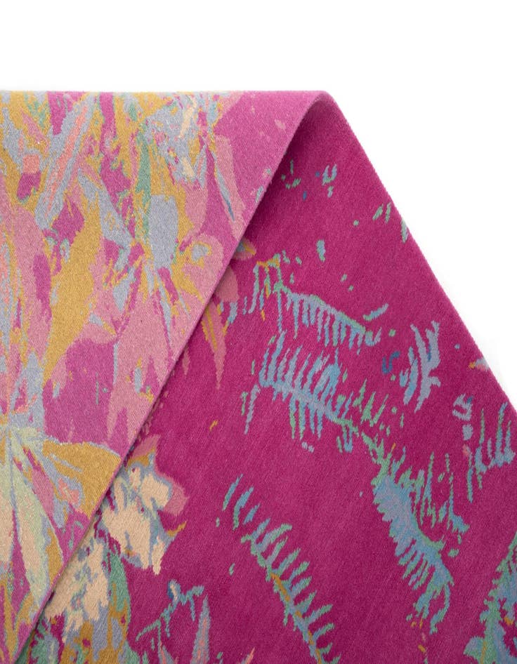 Detail image of 7' 8 x 9' 10 Modern Himalaya Wool Rug