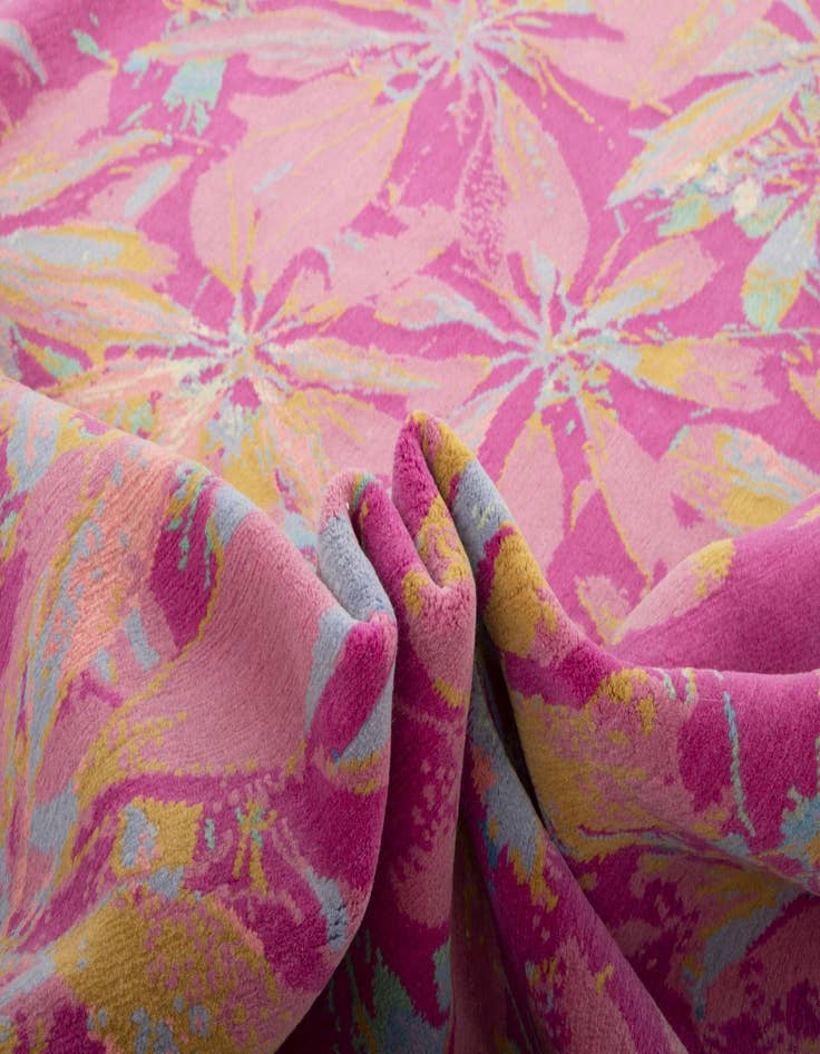 Detail image of 7' 8 x 9' 10 Modern Himalaya Wool Rug