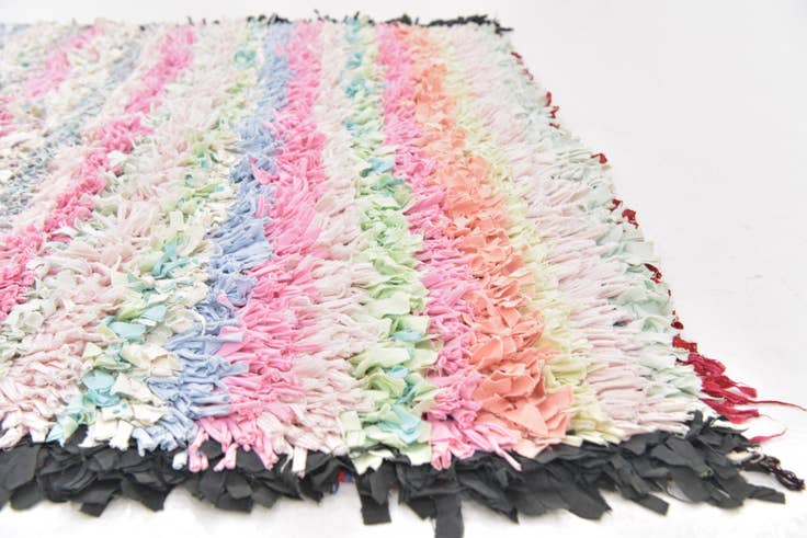 Detail image of 4' 6 x 8' Hand Knotted Moroccan Wool Rug