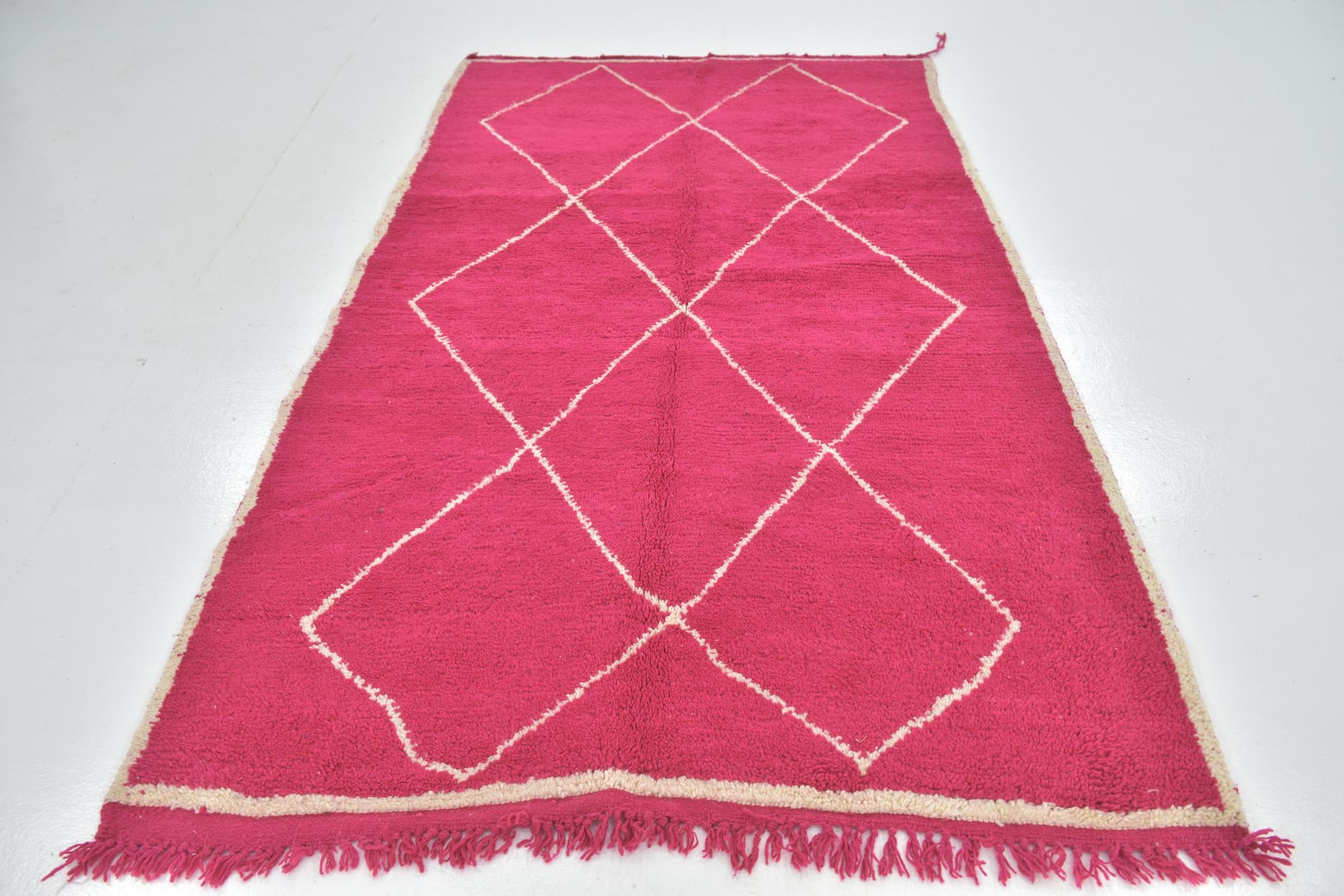 5' x 8' 5 Hand Knotted Moroccan Wool Rug