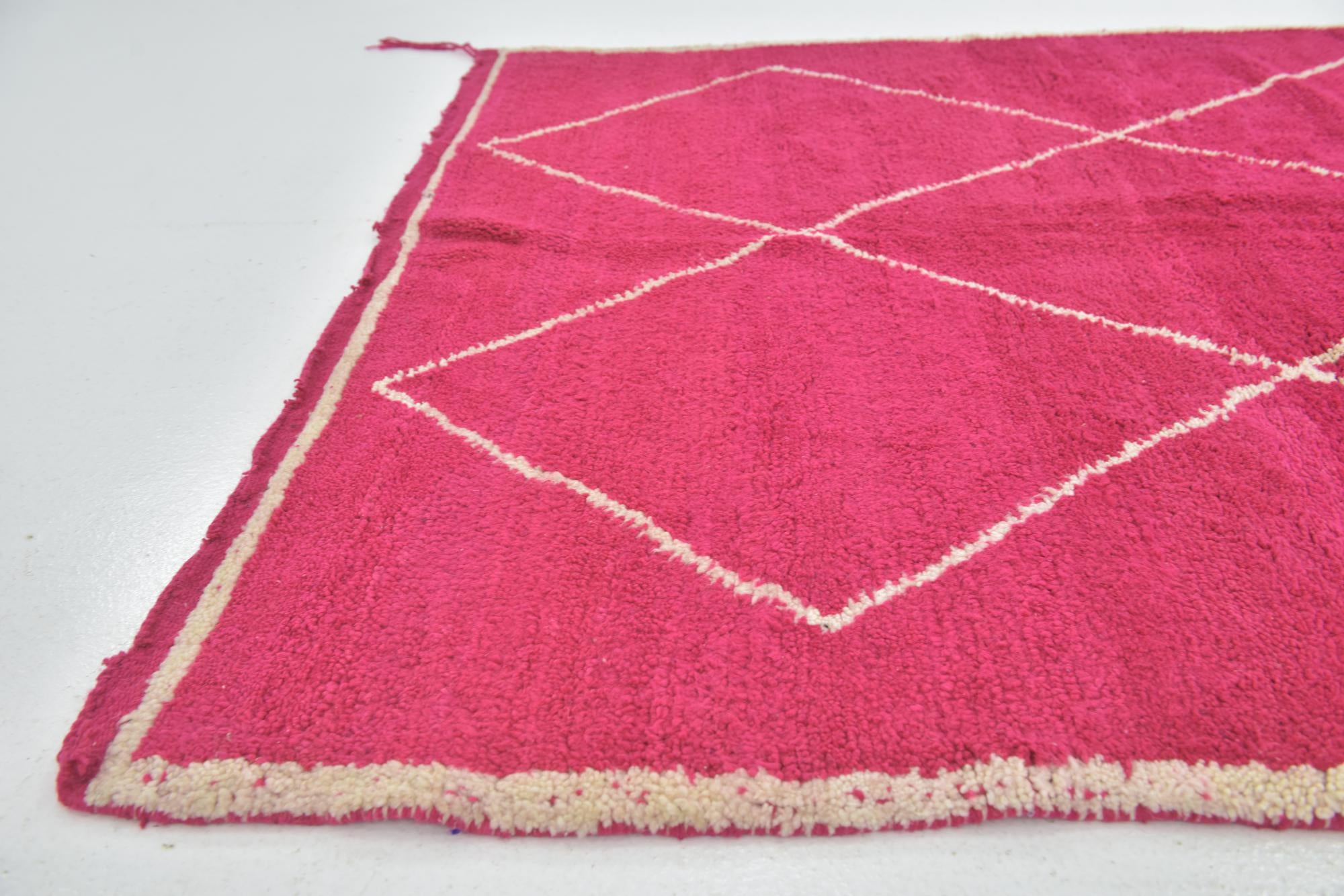 5' x 8' 5 Hand Knotted Moroccan Wool Rug