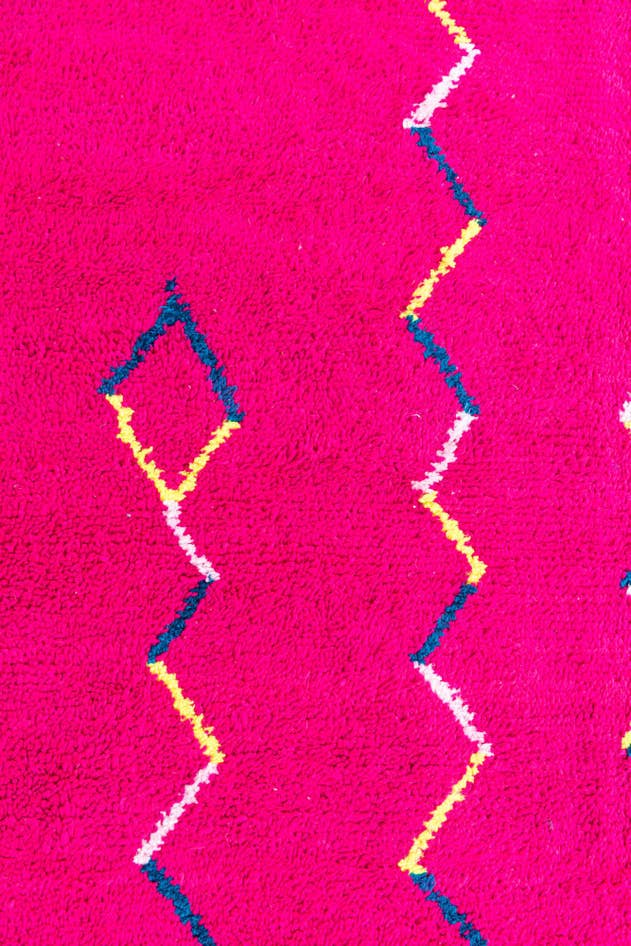 Detail image of 7' x 9' 9 Hand Knotted Moroccan Wool Rug