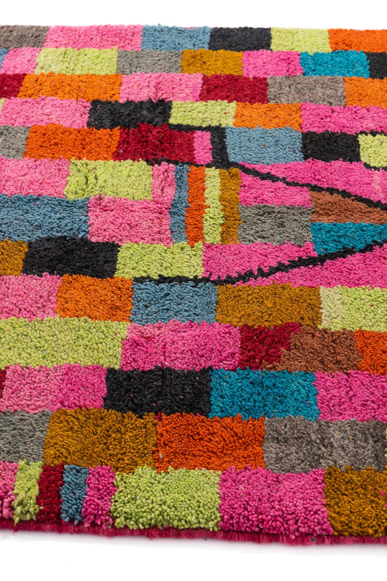 4' 10 x 8' 9 Hand Knotted Moroccan Wool Rug