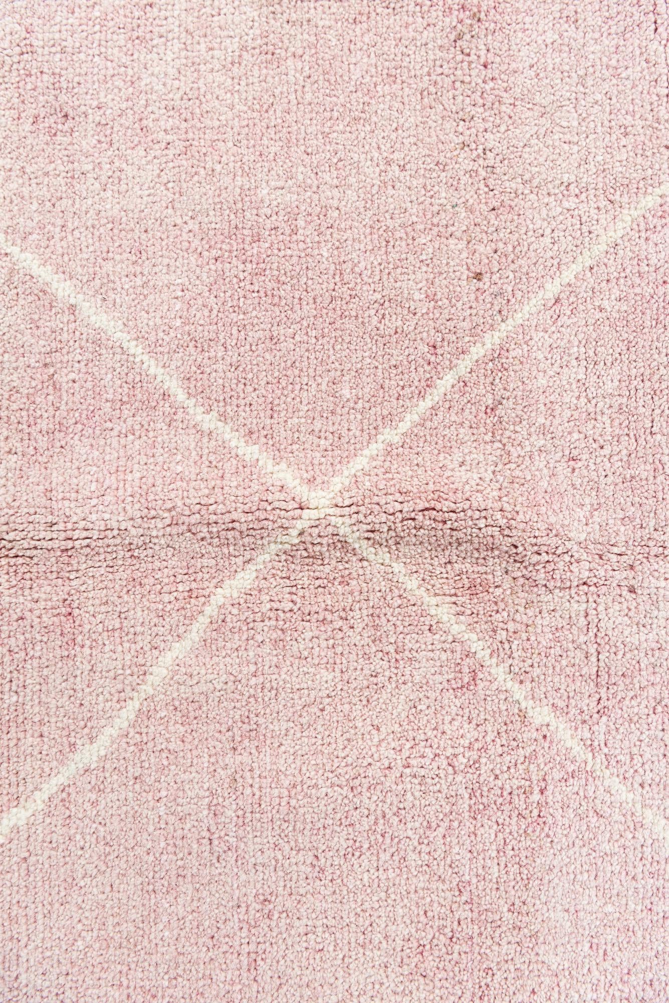 5' 6 x 8' Hand Knotted Moroccan Wool Rug