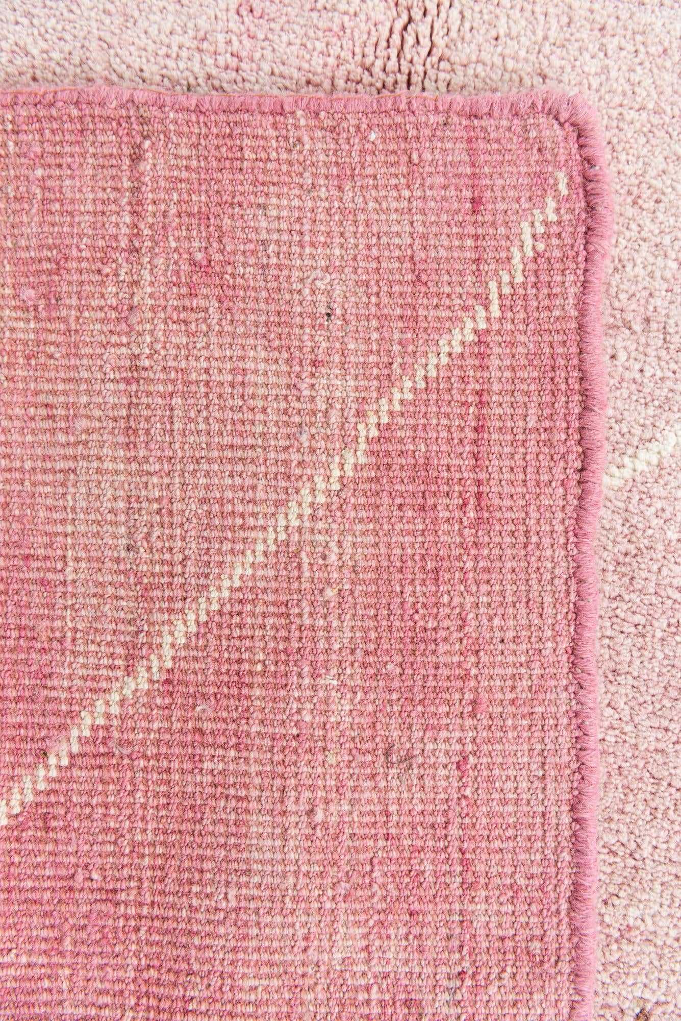 5' 6 x 8' Hand Knotted Moroccan Wool Rug