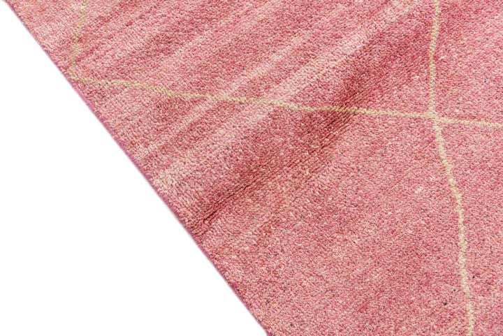 5' 6 x 8' 2 Hand Knotted Moroccan Wool Rug