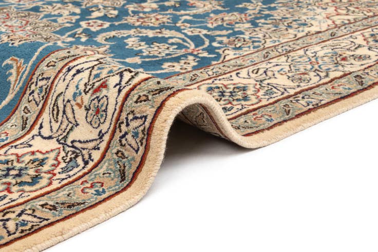 Detail image of 6' 10 x 10' Nain Wool Rug