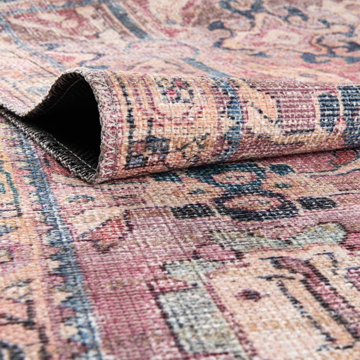 Detail image of 4' x 6' Washable Nostalgia Rug