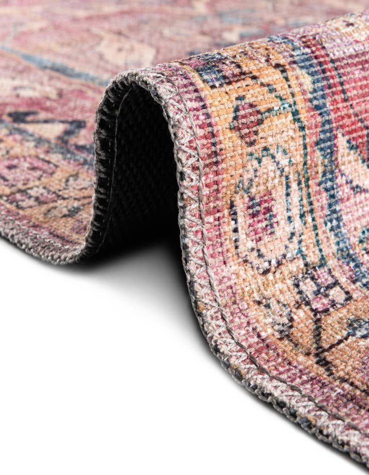 Detail image of 4' x 6' Washable Nostalgia Rug